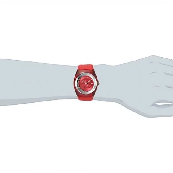 GUCCI
36MM Stainless Steel & Rubber Strap Watch NWOT comes with box - Picture 3 of 7